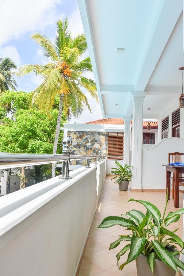 Villa De White Sambur Hikkaduwa Exterior photo