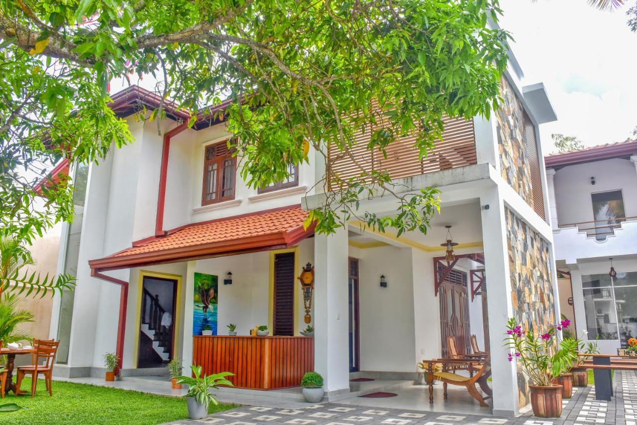 Villa De White Sambur Hikkaduwa Exterior photo