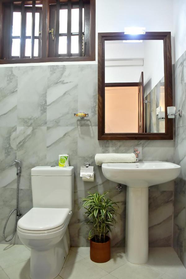 Villa De White Sambur Hikkaduwa Exterior photo