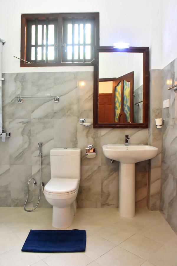 Villa De White Sambur Hikkaduwa Exterior photo